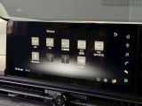 12.3インチワイドディスプレイを採用。情報を同時に表示できる3分割画面も可能