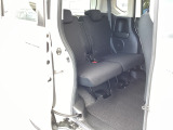 スライドドアなら狭い駐車場でもドアをぶつける心配がありません。ステップが低く乗り降りもしやすいです。