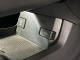 2列目を倒すと更に大型トランクに早変わり!段差も出来ず荷物の積み込みもラクラク♪