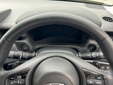 運転席の手元でシフトアップシフトダウンの操作が可能なパドルシフトを装備しています♪
