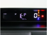 視認性に優れたメーターで、夜間走行も安心して運転できます!マルチインフォメ―ションディスプレイには車両情報を表示!メーター内の光度調整機能も付いております!