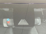 【トヨタセーフティセンス】走行中に前方の車両等を認識し、衝突しそうな時は警報とブレーキで衝突回避と被害軽減をアシスト。より安全にドライブをお楽しみいただけます。