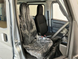【運転席・助手席】内装ルームクリーニング済みです。しっかり綺麗にしていますので、是非、お確かめください。車に自信があるからこそ、是非一度ご来店頂き内外装も見てもらえると幸いです。