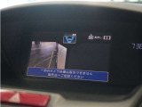 ◆サイドビュー◆サイドのカメラでは、ドライバーの視点からはピラーの陰になる部分や前後左右のウインドウの下側など、どうしても見ることができない死角をカバーします。