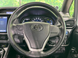 【純正革巻きステアリング】上質な革を使用することで、手にしっかり馴染みとても運転しやすいハンドルです♪