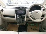 操作しやすい運転席廻り!操作パネルも使いやすい!!ドライブが楽しくなります!