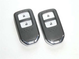 【スマートキー】簡単便利機能♪キーを取り出さずにドアを施錠&解錠。クルマの始動も可能です。