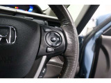 Hondaセンシングの機能のひとつ、アダプティブクルーズコントロール付!アクセルから足を離しても設定したスピードと前車との車間を保ち走行してくれます!車線維持もアシスト☆高速道路で疲労軽減ですね☆