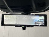 【インテリジェント ルームミラー】車両後方のカメラ映像をミラー面に映し出すので、車内の状況や、天候などに影響されずいつでもクリアな後方視界が得られます!