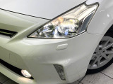 【LEDヘッドライト】悪天候や夜間走行時も良好な視界を確保し安心して運転できる高輝度LEDヘッドライトを装備!点灯速度が早く、消費電力も抑えられています。