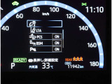 隣車線を走る車両をレーダーで検知し、ドアミラーでは確認しにくい後側方エリアに存在する車両に加え、急接近してくる車両も検知します。車両を検知するとドアミラーに搭載されたLEDインジケーターが点灯します。