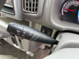 動くタイミングを調整できる間欠式ワイパーは、車速に連動して間欠時間が変化する機能も備えて運転をサポートしてくれます!