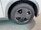 155/65R14インチタイヤ&アルミホイルが装着されています。