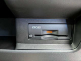 今では必需品のETCもパネルデザインにフィットするビルトインタイプなので、見た目もスッキリとしています