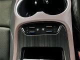 シートヒーター&ベンチレーション付きでオールシーズン快適に運転できます