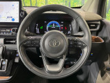 【純正革巻きステアリング】上質な革を使用することで、手にしっかり馴染みとても運転しやすいハンドルです♪