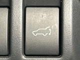 【パワーバックドア】スマートキーや運転席のボタンを押すだけでリアゲートが自動で開閉します!荷物を持っている時や、高い位置にあるバックドアを閉める際に便利な機能です♪
