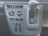 第三者機関の整備・鈑金工場と提携し、アフターサービスも充実!納車後もお客様の愛車のサポートをさせていただきます。