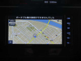 純正ナビを装備。タッチパネル式で使いやすく、お出かけもラクラクです。