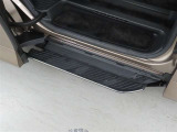 ユニバーサルステップを装備しております。