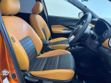 ゆったりと座れる運転席シートですのでストレスなく運転が出来ますよ!