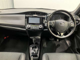 高いホールド性で運転姿勢が安定します。長距離ドライブでも疲れにくいのが魅力です。快適なドライビングライフをお送りください♪