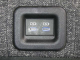 【充電用USB端子】デバイスの充電に便利です。※実際の接続端子は写真で確認or店舗までご気軽にお問合せください♪