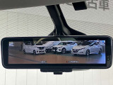 【インテリジェント ルームミラー】車両後方のカメラ映像をミラー面に映し出すので、車内の状況や、天候などに影響されずいつでもクリアな後方視界が得られます!