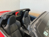 屋根を置けた状態の写真になります!オープンエアーの爽快なドライブをお楽しみいただけます!