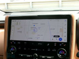 DCM(専用通信機)を装備したコネクティッドナビです。なお無償でのご利用期間は限定(令和10年8月まで)されています。詳しくは営業スタッフにお問い合わせください。