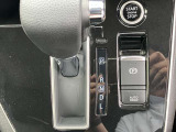 オートホールド機能付きの電動サイドブレーキ!信号待ちや渋滞時も楽ちんですよ!