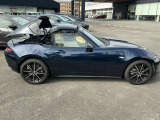 スポーツカーとしての美しさ、オープンエアの開放感。そのどちらも追い求めたRF。余裕を感じながら意のままに走る楽しさを届けるために。美しく磨き上げられた価値がここにある。