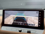 インビジブルフードビューで運転席から目視できないボンネット下回りも確認ができます。サイドの死角もばっちりです。