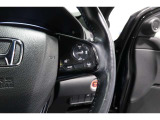 Hondaセンシングの機能のひとつ、アダプティブクルーズコントロール付!アクセルから足を離しても設定したスピードと前車との車間を保ち走行してくれます!車線維持もアシスト☆高速道路で疲労軽減ですね☆