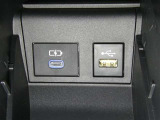 【充電用USB端子】デバイスの充電に便利です。※実際の接続端子は写真で確認or店舗までご気軽にお問合せください♪