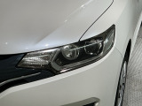 LEDヘッドライトは、点灯の瞬間から最大光量を発揮し、突然暗くなるトンネルなどでの安定感を高めます。