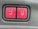 スタッフ全員が自動車保険の資格を保有しており、万が一の事故の際のサポート体制を整えております。メルセデス・ベンツ自動車保険プログラムをご用意しております。無料証券診断を行います!