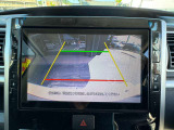 駐車時、後方の映像がモニターで確認できます。狭い場所での駐車もスムーズです。