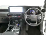 運転席からの視界はこんな感じです☆お気軽にご来店いただき、実際に座って是非お確かめください。ドライバーに寄り添う快適な操作フィールをもたらすステアリングです。