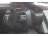 現代の車社会の必需品。ドライブレコーダー装着。エンジン始動後の一部始終を記録します。