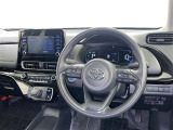 運転席まわりです。 各操作スイッチは使いやすい位置に配置されてます。