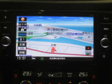 純正メモリーナビ装着車です☆お出かけの際に安心なカーナビ機能はもちろん、TV機能も付いています♪