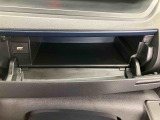 3.「認定中古車カルテ」は、走行距離や修復歴に加えてキズ・凹みの有無・状態や消耗品の交換、過去の整備状況がわかります。