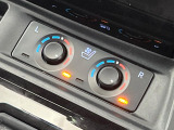 【シートヒーター&ベンチレーション】夏場は涼しい風でお尻や背中の熱やムレを防ぎ、冬はエアコンよりも早く温まってポカポカに!季節を問わず快適に過ごせます。
