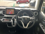 広々とした車内空間です。