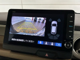 リバースギアに入れるだけで後方の表示へ切り替わります。夜間や雨の日の駐車も楽になりますよ。