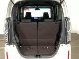 コンパクトボディーなのに、荷室はこんなに広々!たくさん荷物が積めますよ。