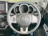 【ステアリングスイッチ】運転中、前方から目線をそらすことなく、オーディオ等の操作が可能な便利機能!安心&快適なドライブを演出してくれます♪