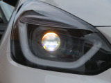 切れにくく明るい!LEDヘッドライト装備