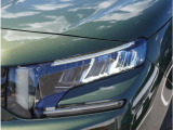 【ヘッドライト】省電力で長寿命の明るく運転しやすいLEDヘッドランプです。明るく照らすので暗い夜道からお客様を守ってくれます。